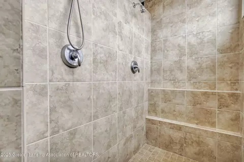 Bath - 612 Senna Trl, Dewitt, MI 48820 photo 2 of 3