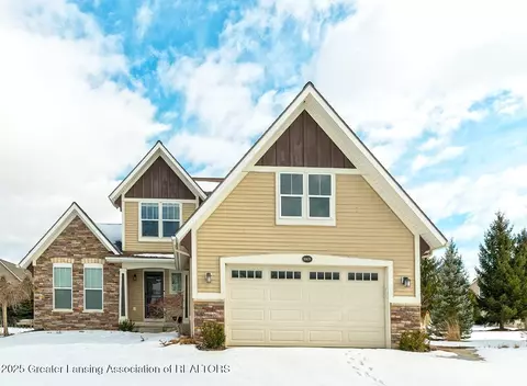 10678 Knockaderry Dr, Grand Ledge, MI 48837