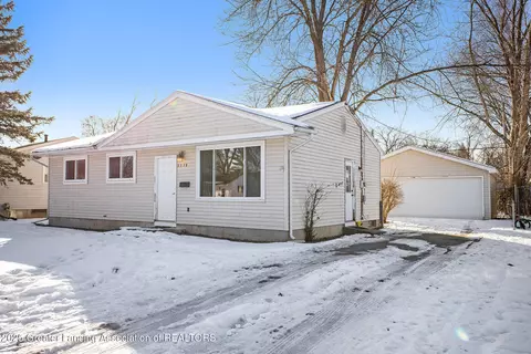 3339 Glenbrook Dr, Lansing, MI 48911