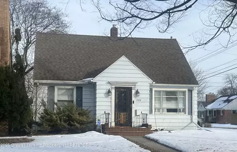 1000 Cleo St, Lansing, MI 48915
