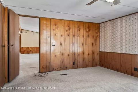 Bedroom - 501 Poplar St, Maple Rapids, MI 48853 photo 3 of 9
