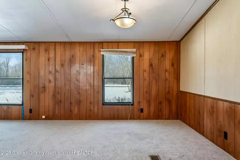 Living - 501 Poplar St, Maple Rapids, MI 48853 photo 7 of 9