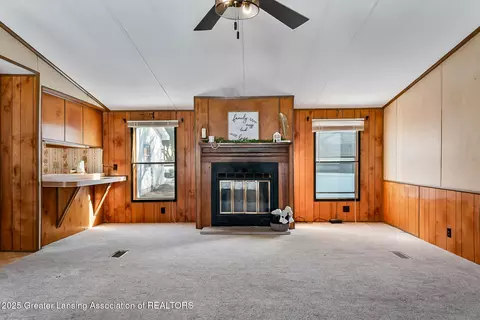 Living - 501 Poplar St, Maple Rapids, MI 48853 photo 4 of 9