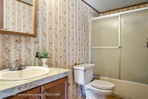 Bath - 501 Poplar St, Maple Rapids, MI 48853 photo 2 of 2