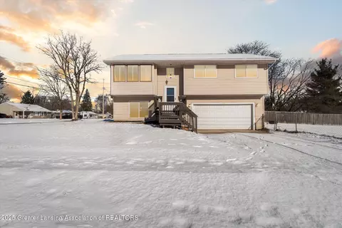 1524 Kennedy Dr, Lansing, MI 48911