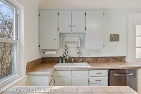 Kitchen - 404 E Riverside St, Williamston, MI 48895 photo 5 of 5