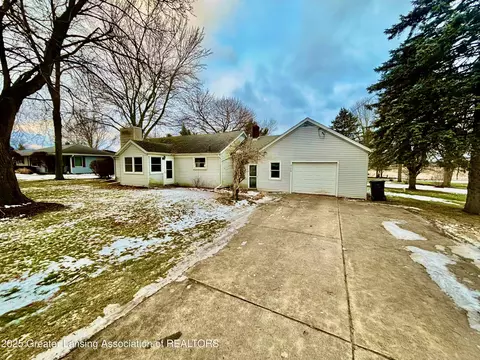 2174 S Cochran Rd, Charlotte, MI 48813