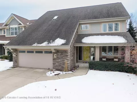 16781 Meadowbrook Dr, Haslett, MI 48840