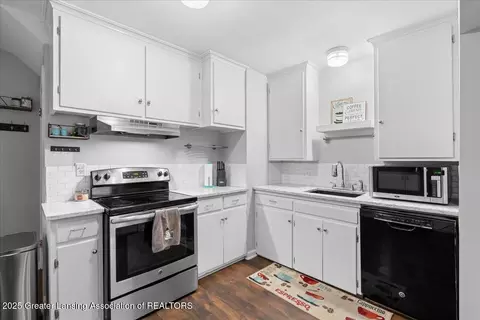 3115 Cedarbrook Ave, Lansing, MI 48910 photo 9