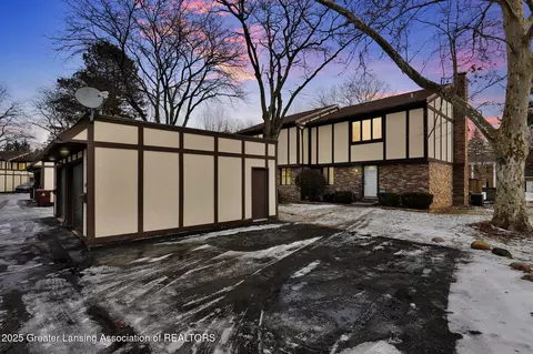 6184 Captains Way, East Lansing, MI 48823