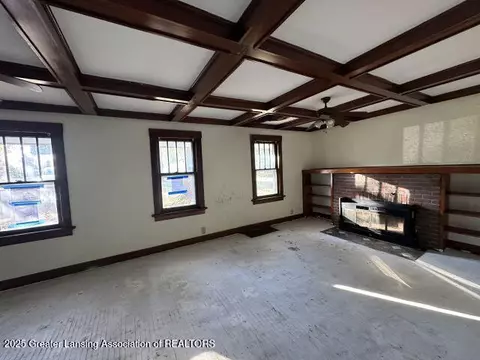 Living - 1233 Longfellow Ave, Jackson, MI 49202 photo 1 of 5