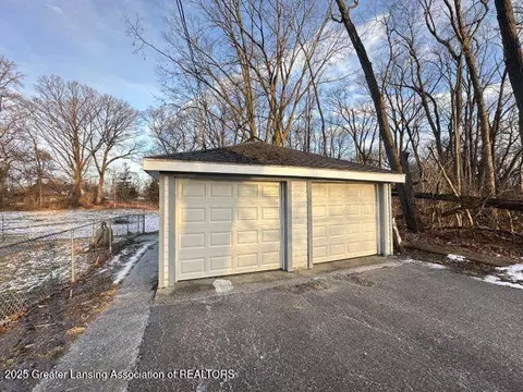 Exterior - 1233 Longfellow Ave, Jackson, MI 49202 photo 2 of 2