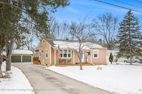 1481 Franklin St, Haslett, MI 48840