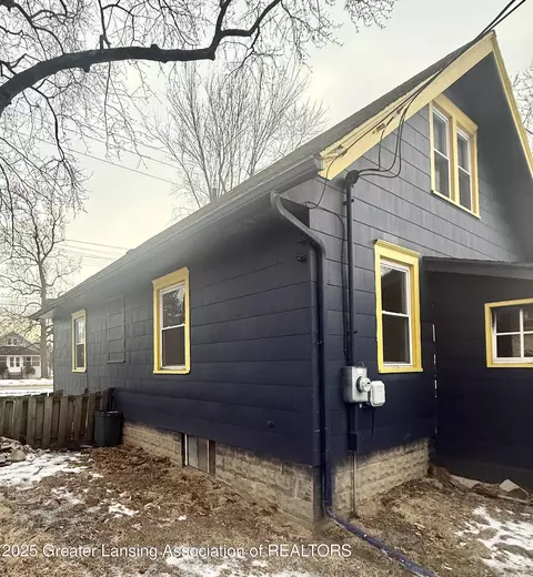 701 E Cavanaugh Rd, Lansing, MI 48910 photo 4