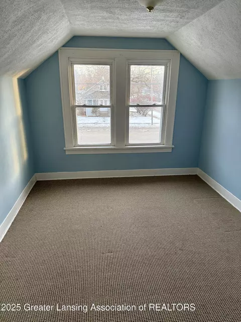 701 E Cavanaugh Rd, Lansing, MI 48910 photo 17
