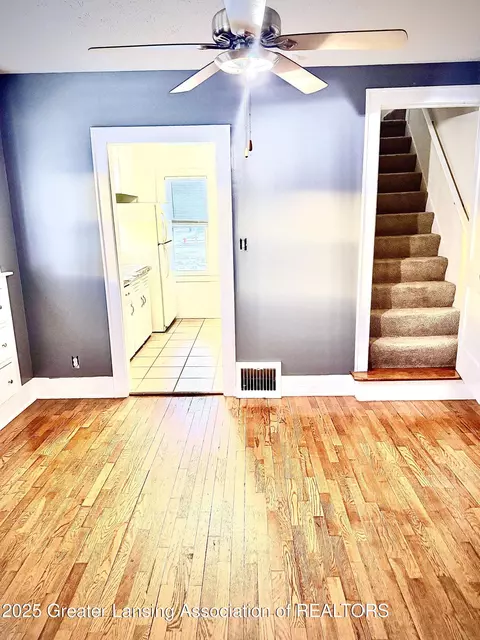 701 E Cavanaugh Rd, Lansing, MI 48910 photo 9