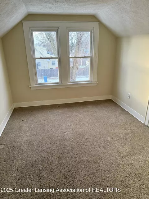 701 E Cavanaugh Rd, Lansing, MI 48910 photo 16