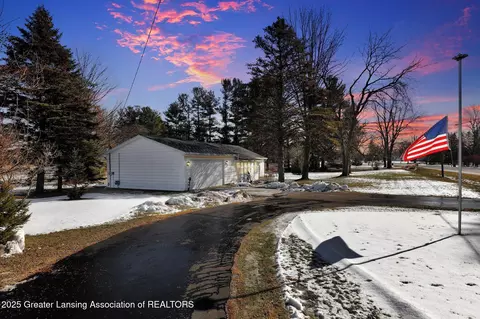 1580 W Dexter Trl, Mason, MI 48854
