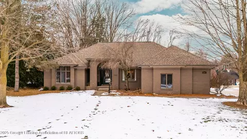 2843 River Pointe Dr, Holt, MI 48842