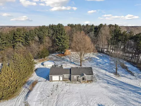 5353 E Clark Rd, Bath, MI 48808