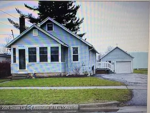 306 W Gibbs St, Saint Johns, MI 48879