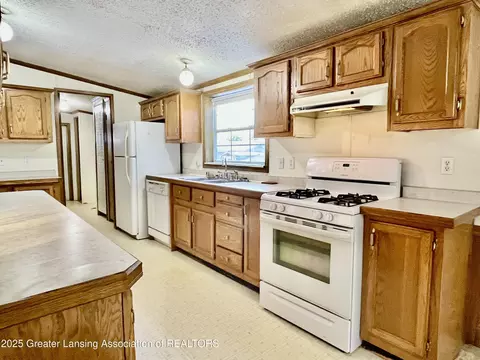 Kitchen - 110 N Morse St, Perrinton, MI 48871 photo 2 of 8