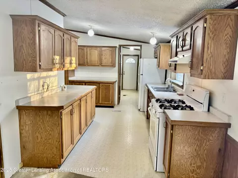Kitchen - 110 N Morse St, Perrinton, MI 48871 photo 5 of 8