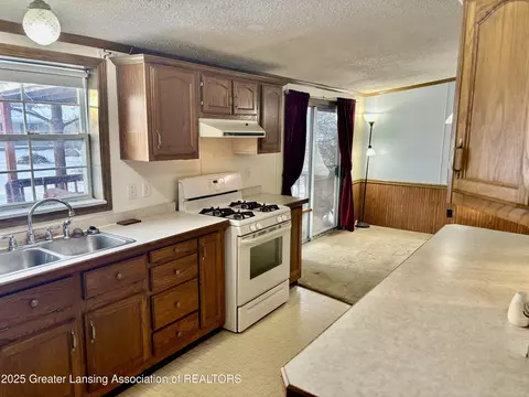 Kitchen - 110 N Morse St, Perrinton, MI 48871 photo 1 of 8