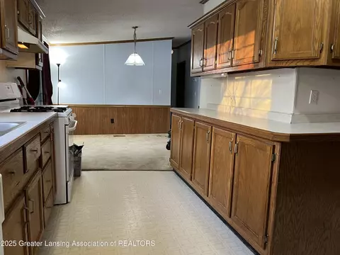Entry Way - 110 N Morse St, Perrinton, MI 48871 photo 1 of 1