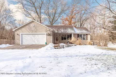 5140 Durfee Rd, Eaton Rapids, MI 48827