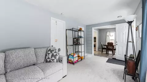 Entry Way - 1909 Phillips Ave, Holt, MI 48842 photo 1 of 4