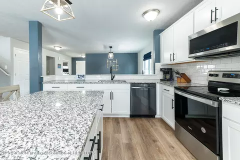 Kitchen - 233 Noleigh Ln, Dewitt, MI 48820 photo 3 of 5
