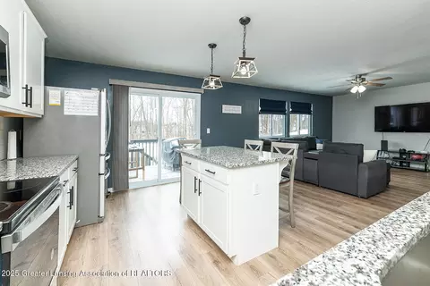 Kitchen - 233 Noleigh Ln, Dewitt, MI 48820 photo 5 of 5