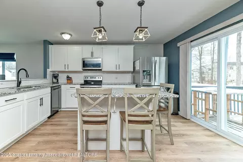 Kitchen - 233 Noleigh Ln, Dewitt, MI 48820 photo 2 of 5