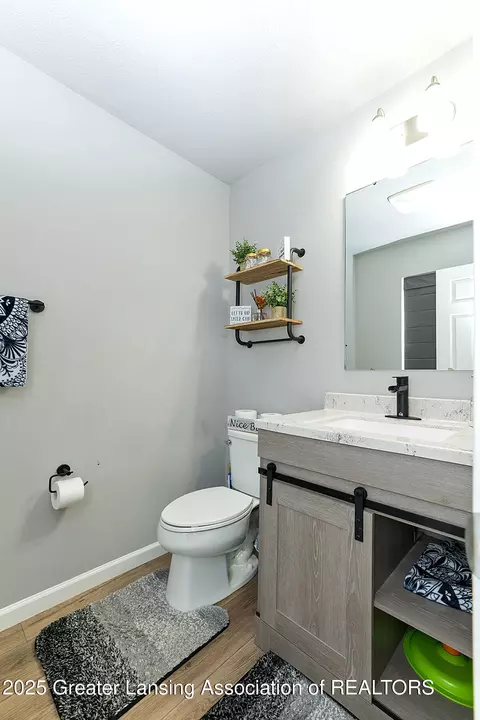 Bath - 233 Noleigh Ln, Dewitt, MI 48820 photo 1 of 3