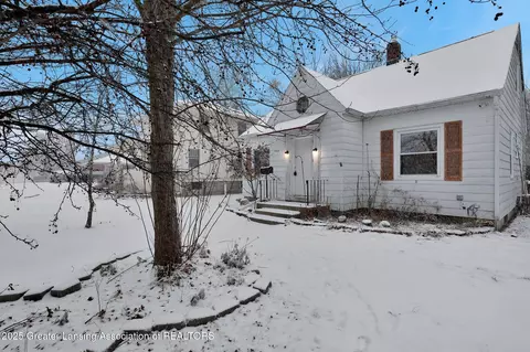 1915 Ray St, Lansing, MI 48910