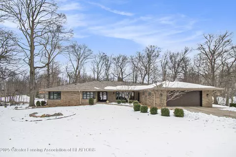 10625 Riverside Dr, Dimondale, MI 48821