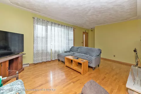 Living - 316 E Northrup St, Lansing, MI 48911 photo 1 of 3