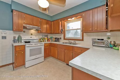 Kitchen - 316 E Northrup St, Lansing, MI 48911 photo 2 of 3