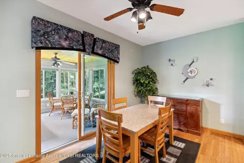 5551 Silverleaf Ct, Haslett, MI 48840 photo 21