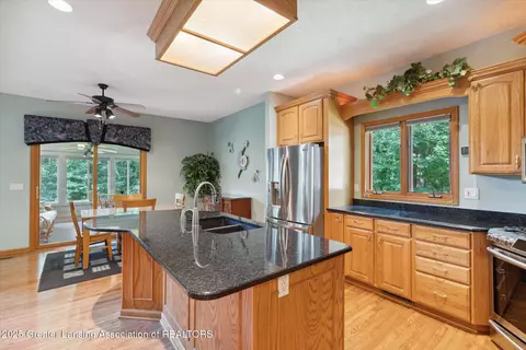 5551 Silverleaf Ct, Haslett, MI 48840 photo 18