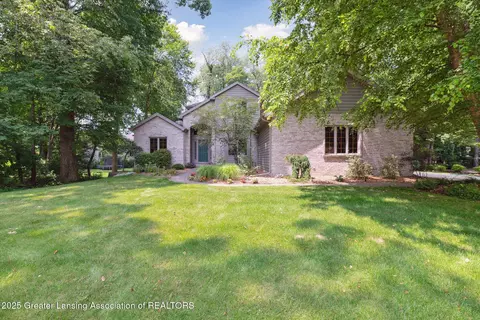 5551 Silverleaf Ct, Haslett, MI 48840 photo 2