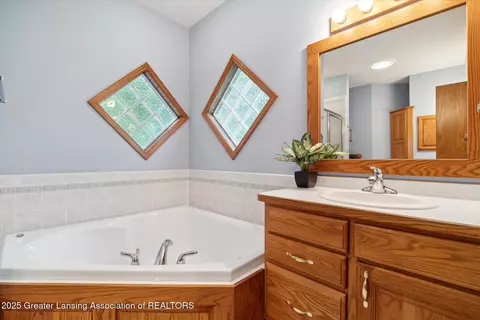 5551 Silverleaf Ct, Haslett, MI 48840 photo 29