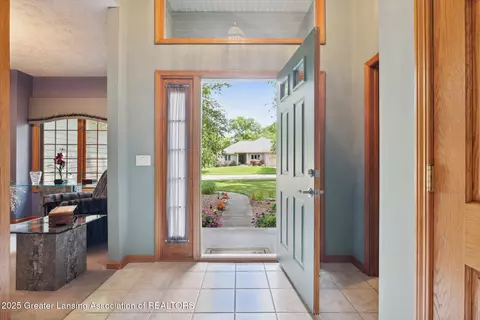 5551 Silverleaf Ct, Haslett, MI 48840 photo 4
