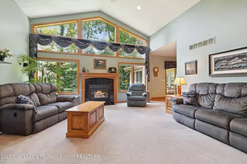 5551 Silverleaf Ct, Haslett, MI 48840 photo 6