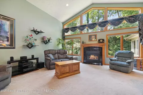 5551 Silverleaf Ct, Haslett, MI 48840 photo 7