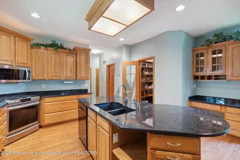 5551 Silverleaf Ct, Haslett, MI 48840 photo 17