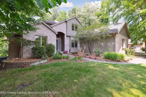 5551 Silverleaf Ct, Haslett, MI 48840