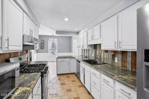 416 E Oak St, Mason, MI 48854 photo 16