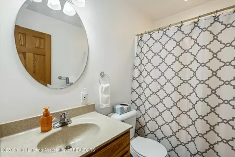 Bath - 3336 N Dearing Rd, Parma, MI 49269 photo 2 of 5